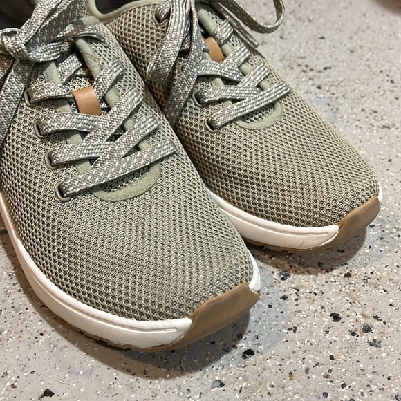 DR SCHOLL’S HIGH HOPES BE ENERGIZED FOAM SNEAKERS SAGE GREEN SIZE 7 - Picture 4 of 13